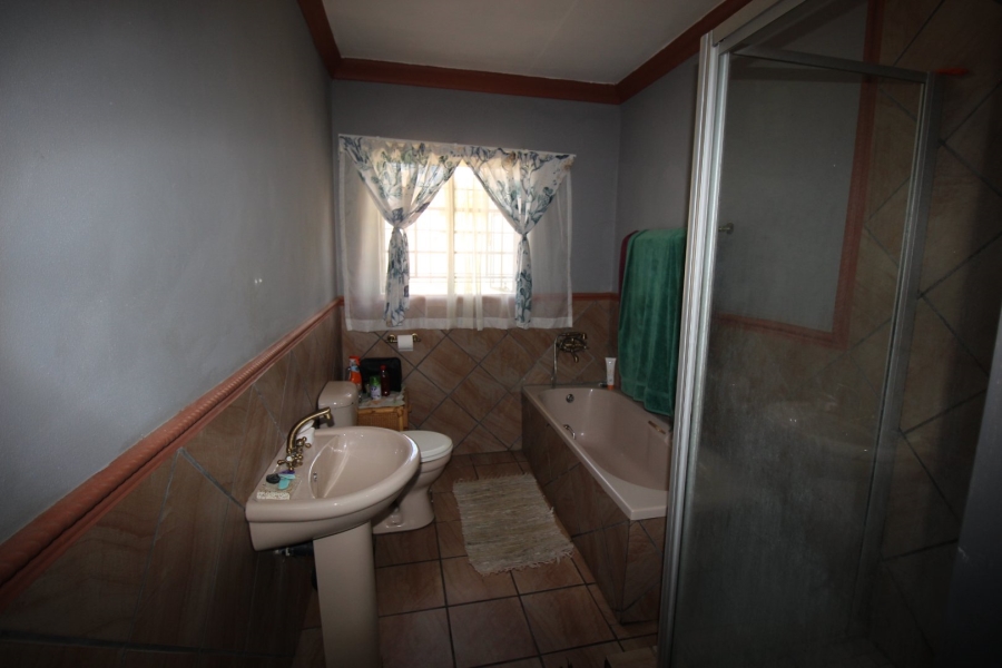 3 Bedroom Property for Sale in Deneysville Free State